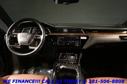 2019 Audi e-tron quattro Premium Plus