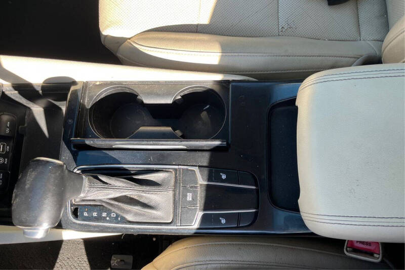 2018 Kia Cadenza Premium