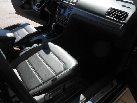 2017 Volkswagen Passat 1.8T R-Line