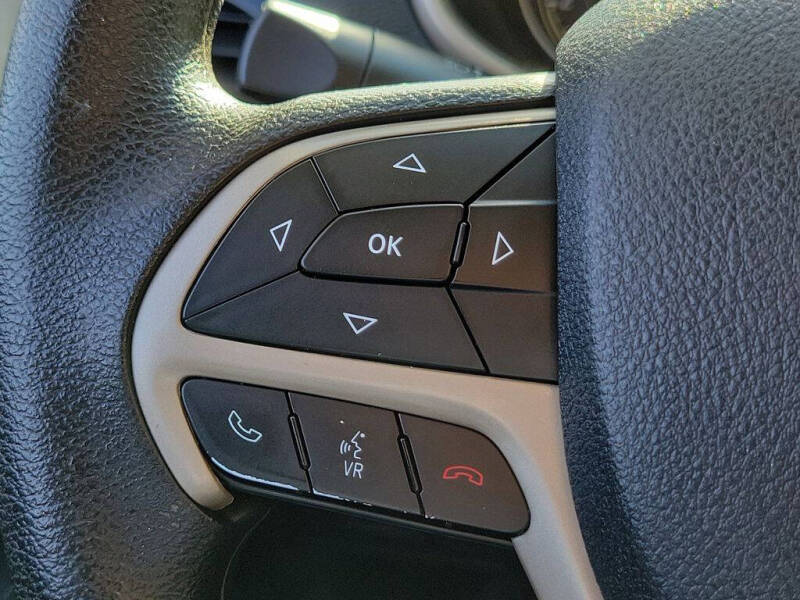 2016 Jeep Cherokee Sport