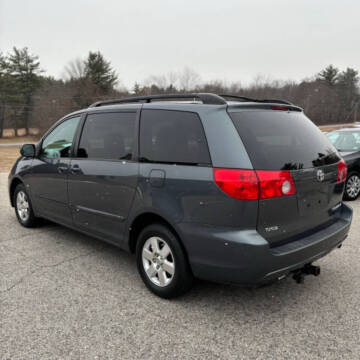 2010 Toyota Sienna LE 7-Passenger