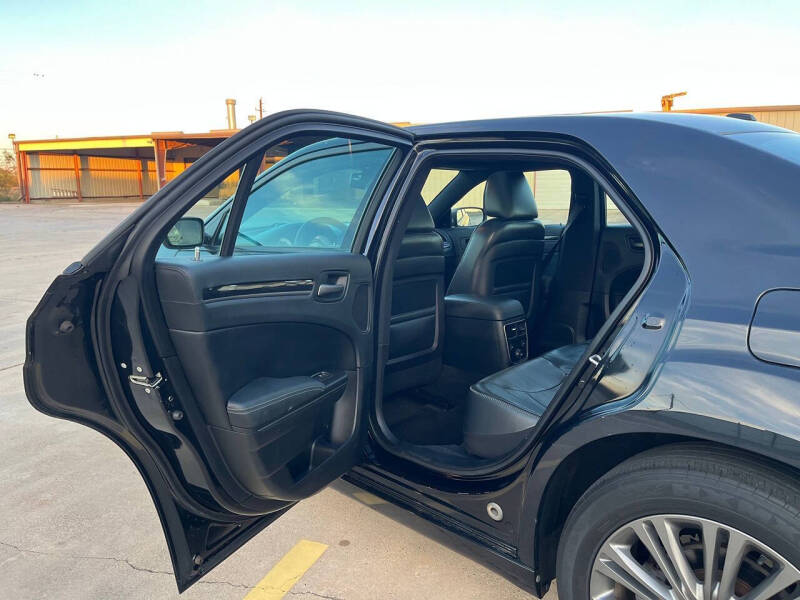 2014 Chrysler 300 C John Varvatos Limited Edition