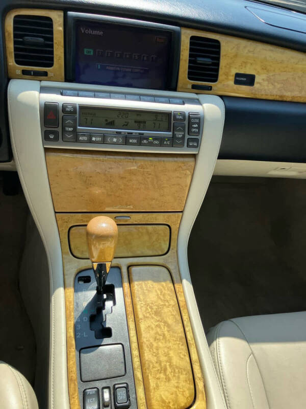 2004 Lexus SC 430