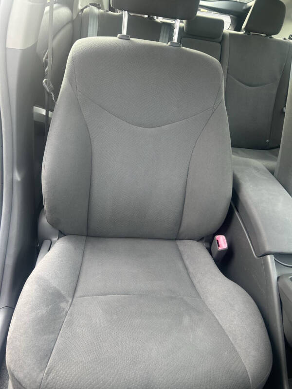 2011 Toyota Prius Two