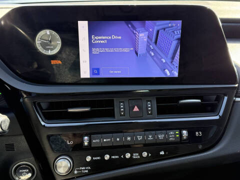 2024 Lexus ES 300h F SPORT Design