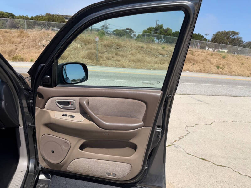 2006 Toyota Sequoia SR5