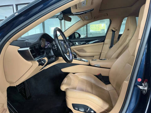 2017 Porsche Panamera
