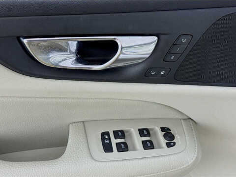 2021 Volvo S60 T5 Momentum