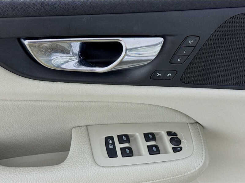 2021 Volvo S60 T5 Momentum