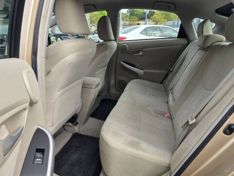 2010 Toyota Prius III