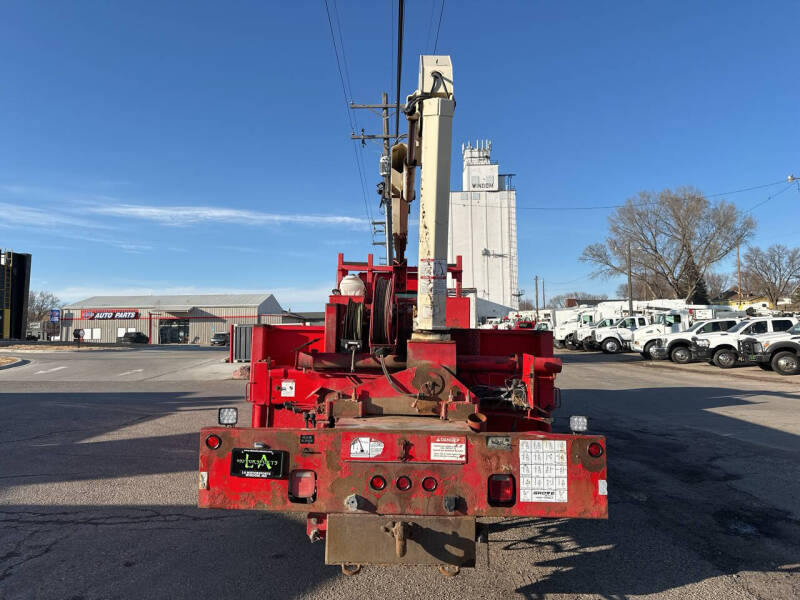 2005 Freightliner M2 106