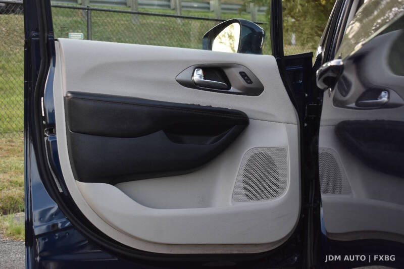 2020 Chrysler Pacifica Touring L