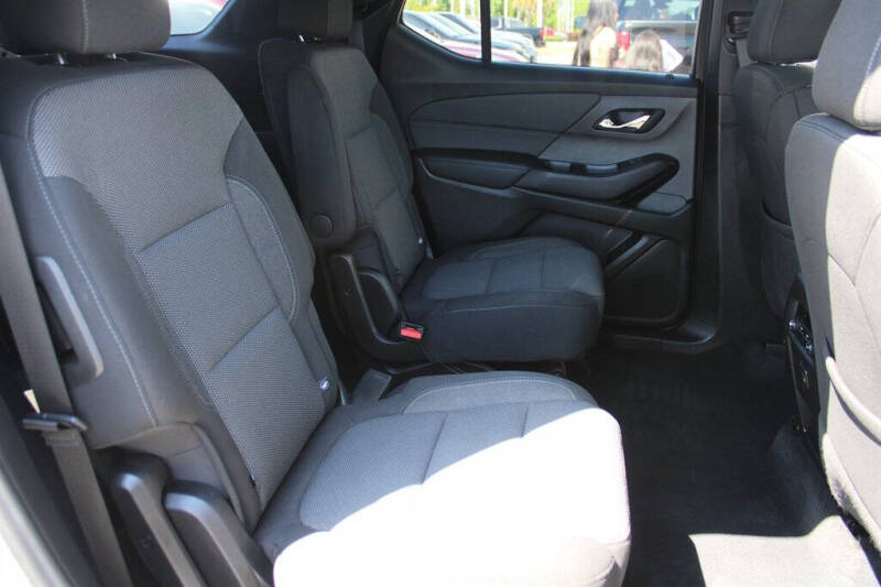 2022 Chevrolet Traverse LT Cloth