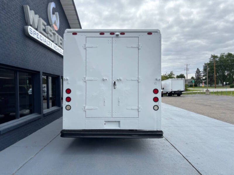 2006 Ford E350 Step Van