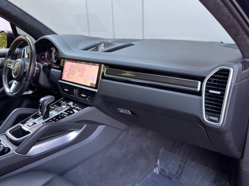 2021 Porsche Cayenne Turbo S E-Hybrid