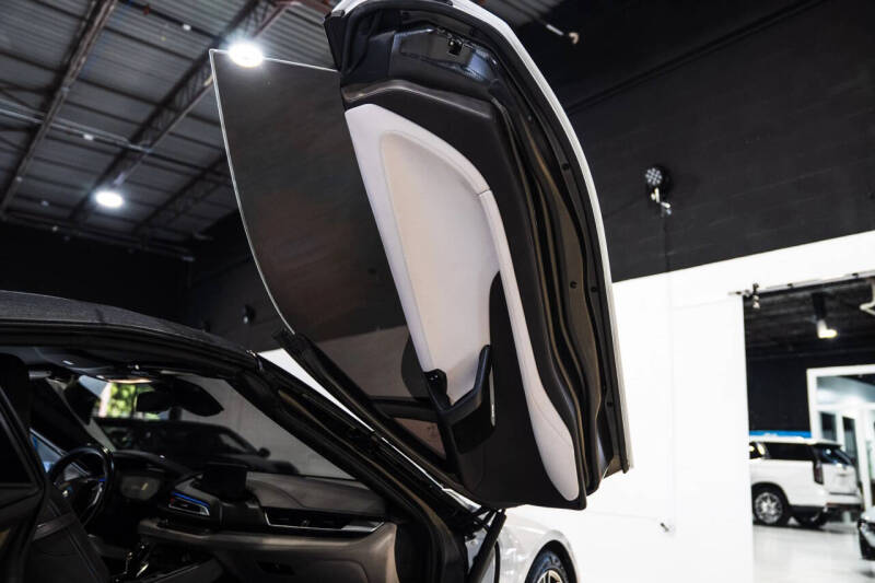 2019 BMW i8