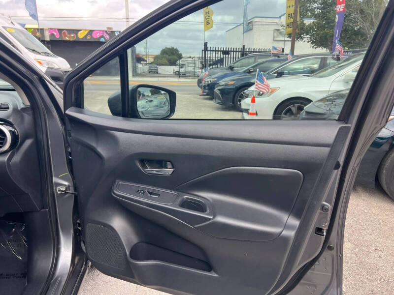 2024 Nissan Versa SV