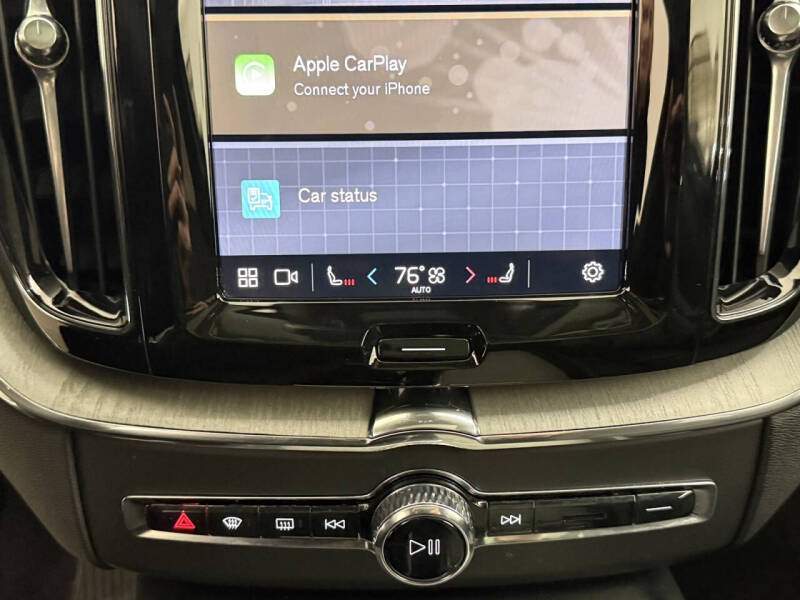 2025 Volvo XC60 B5 Plus Dark Theme