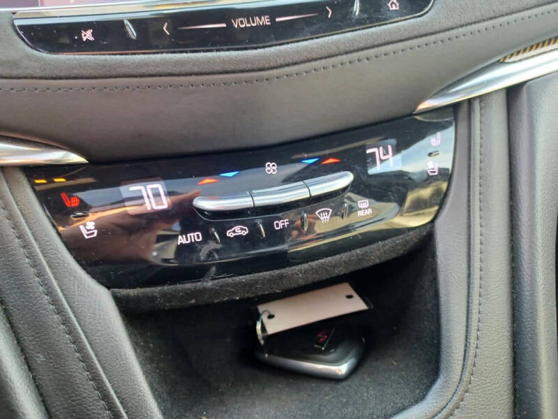 2017 Cadillac XT5 Platinum