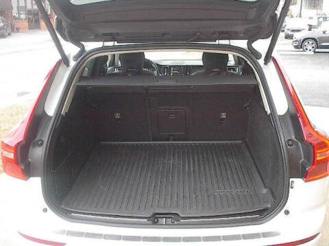 2020 Volvo XC60 T5 Momentum