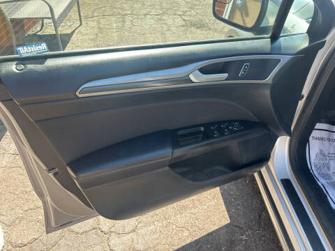 2017 Ford Fusion SE