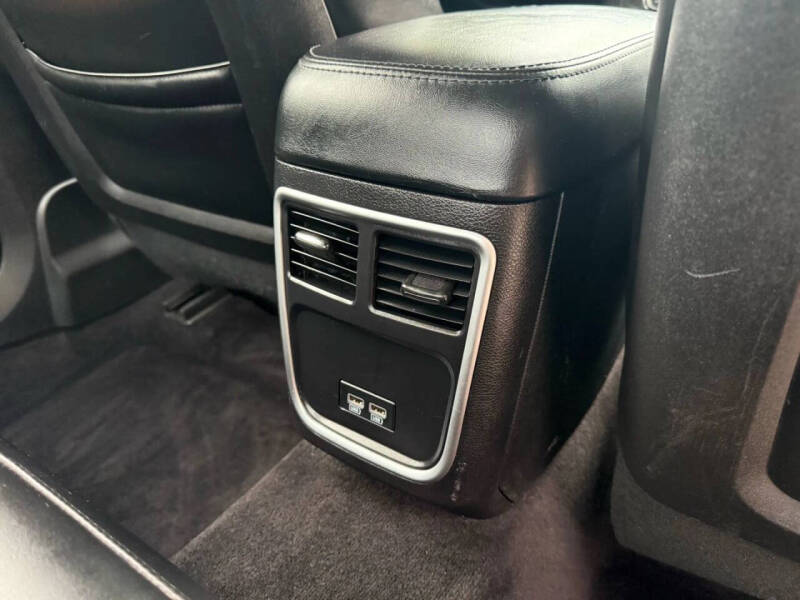 2017 Chrysler 300 Limited