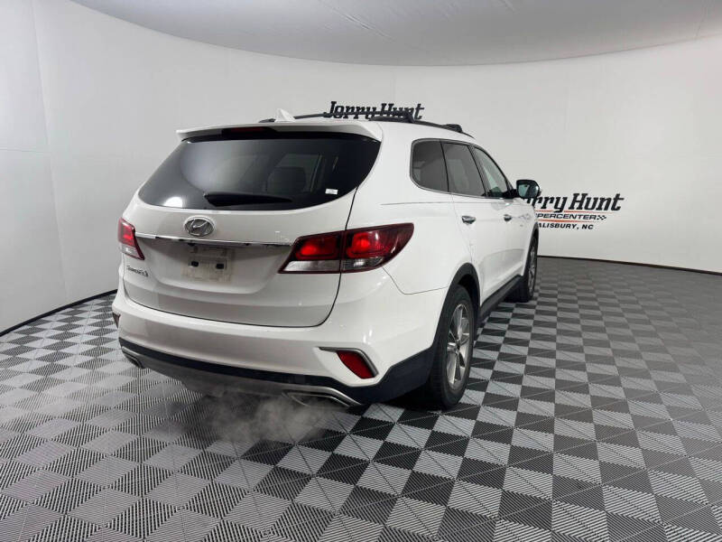 2018 Hyundai Santa Fe SE