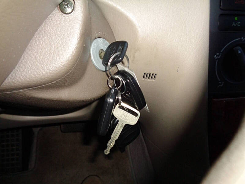 2004 Toyota Corolla LE