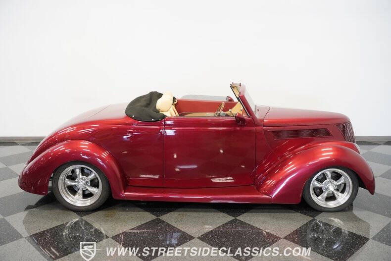 1937 Ford Cabriolet