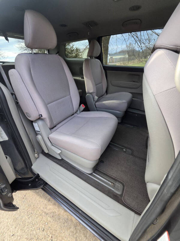 2017 Kia Sedona LX