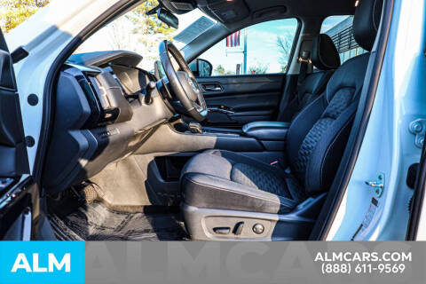 2022 Nissan Pathfinder SV