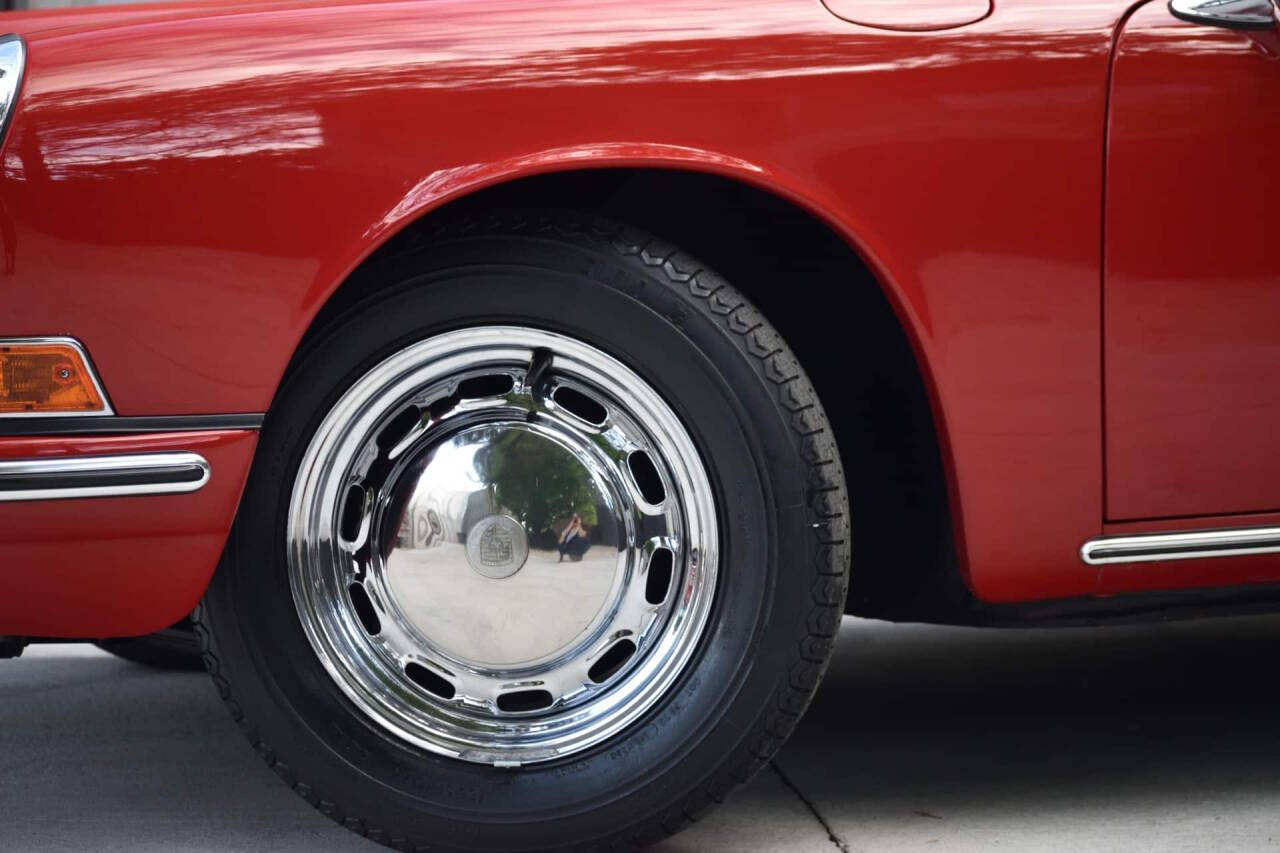 1966 Porsche 911 37