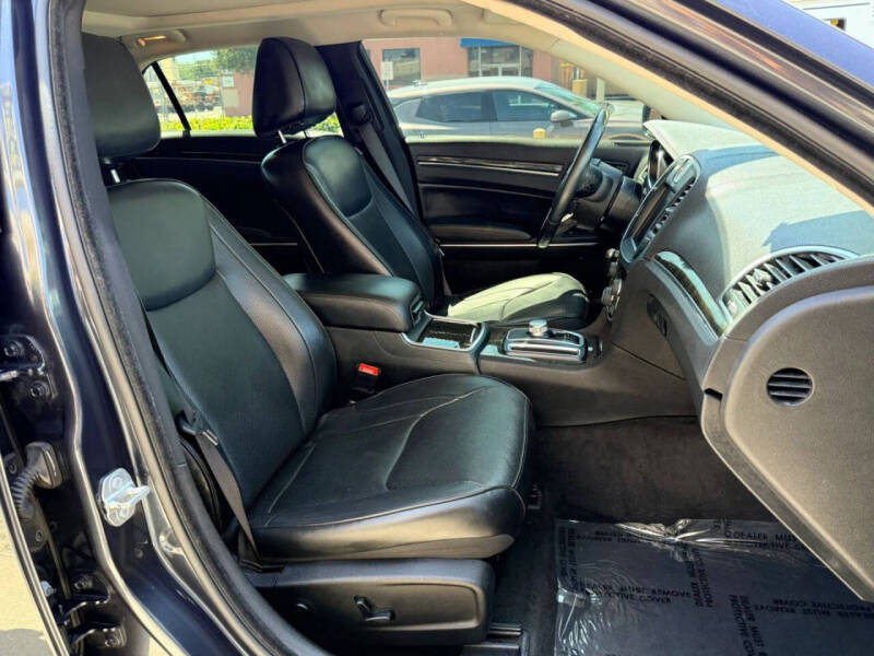 2016 Chrysler 300 C