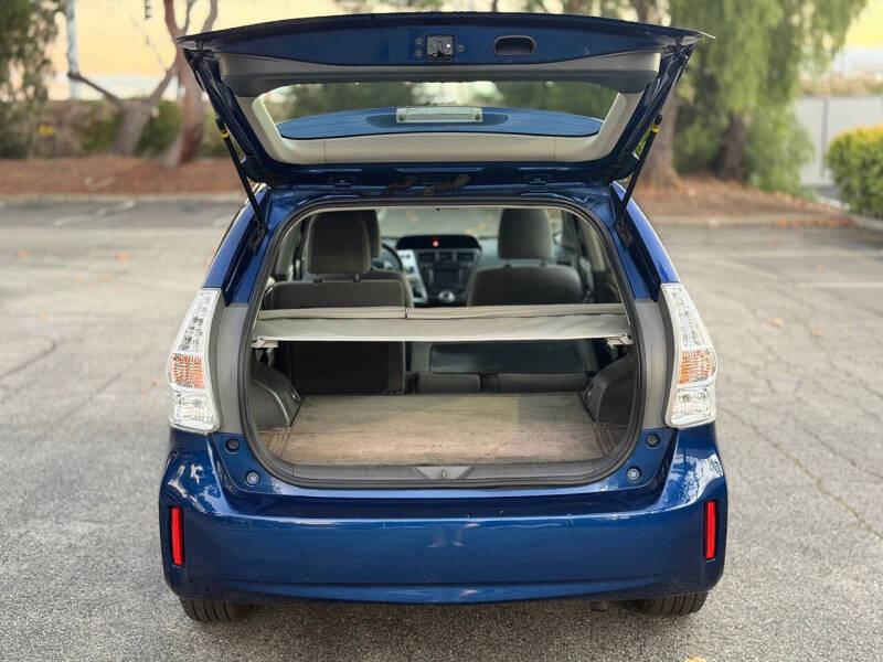 2012 Toyota Prius v Three