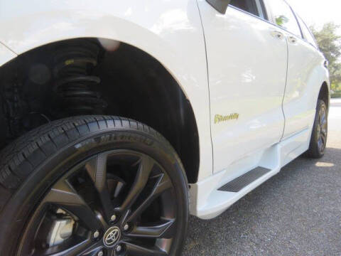 2023 Toyota Sienna XSE 7-Passenger