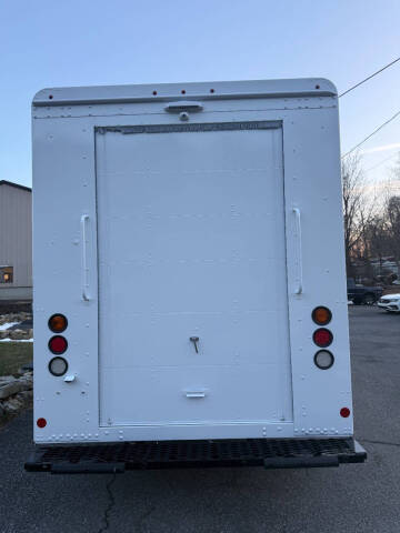 2020 Freightliner MT45 Chassis