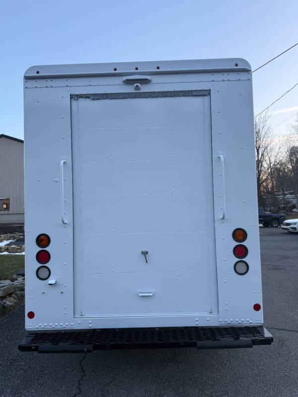 2020 Freightliner MT45 Chassis