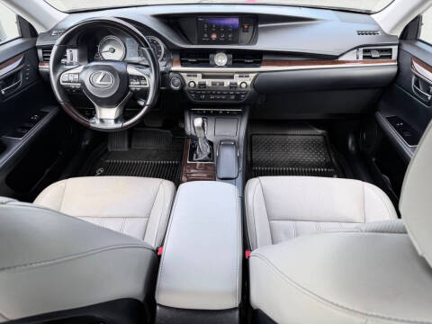 2017 Lexus ES 350