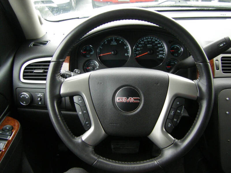 2011 GMC Yukon XL SLE