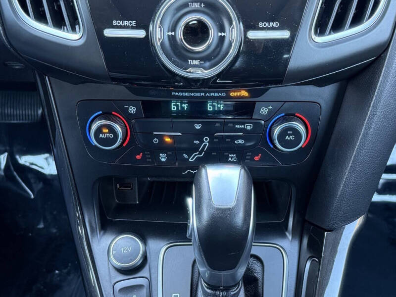 2017 Ford Focus Titanium