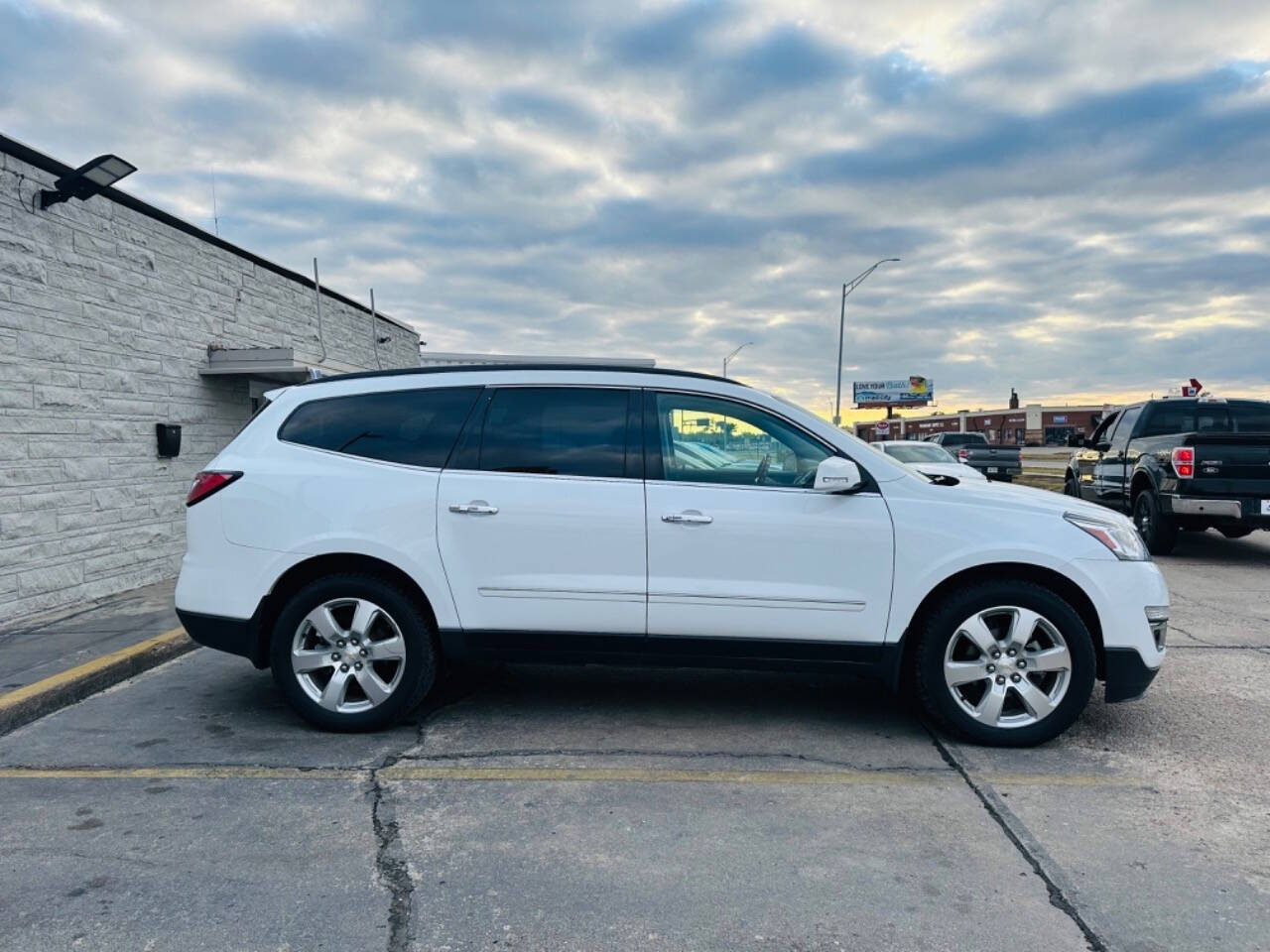 2017 Chevrolet Traverse for sale at Atlas Auto Sales LLC in Lincoln, NE