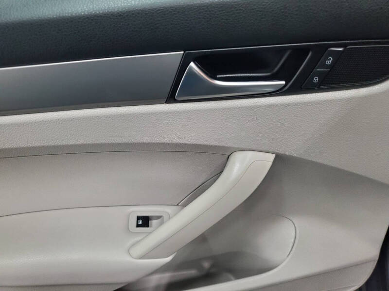 2015 Volkswagen Passat 1.8T S