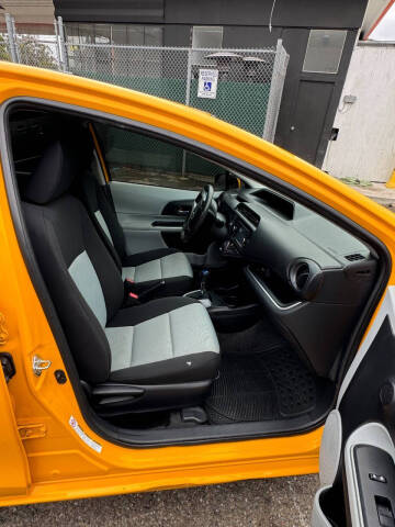 2014 Toyota Prius c Three