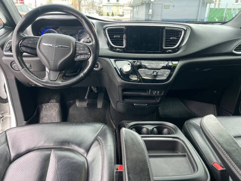 2019 Chrysler Pacifica Touring L