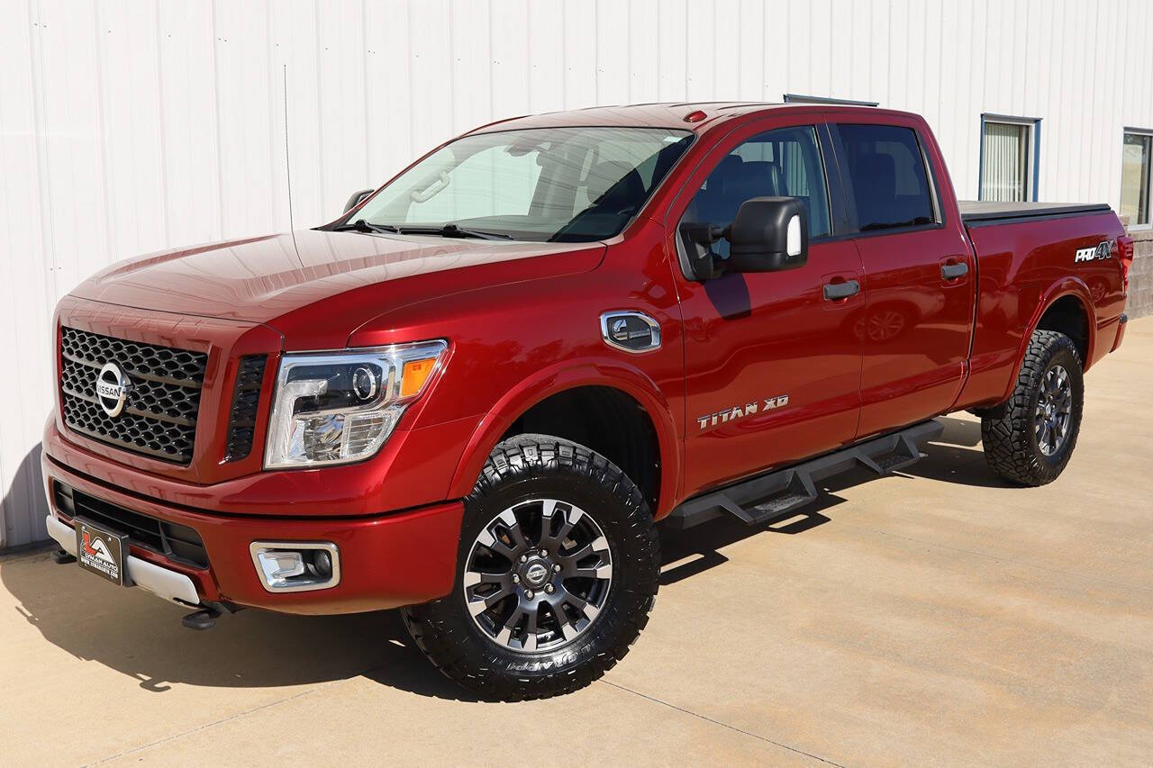 2017 Nissan Titan XD PRO 4X 4x4 4dr Crew Cab (Diesel)'s photo
