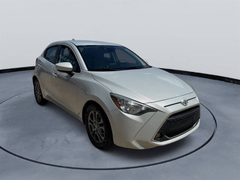 2020 Toyota Yaris Hatchback LE