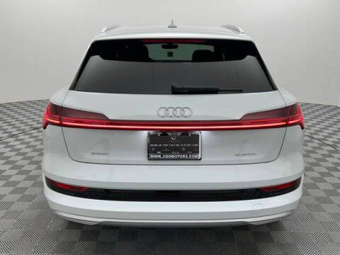 2021 Audi e-tron quattro Premium Plus