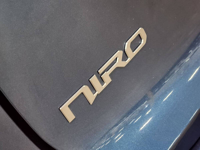 2023 Kia Niro SX