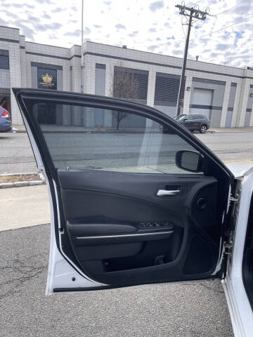 2015 Dodge Charger SE