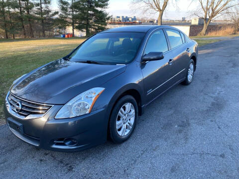 2010 Nissan Altima Hybrid for sale at PREMIER AUTO SALES in Martinsburg WV